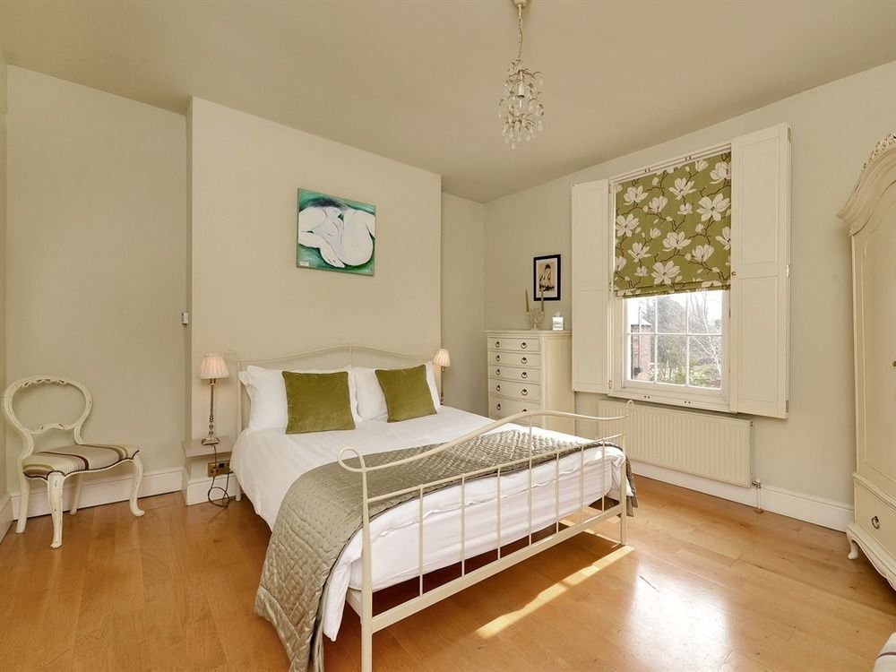 เดอะ ฮอลลีส์ Hotel Newark-on-Trent  ภายนอก รูปภาพ
